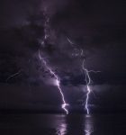 Lightning-on-the-Columbia-River-Flicr-Ian-Boggs.jpg