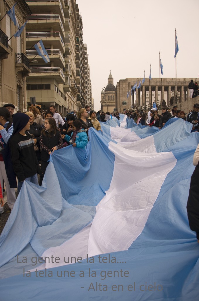 Desfile de la bandera Argentina - foto: Laura Schneider