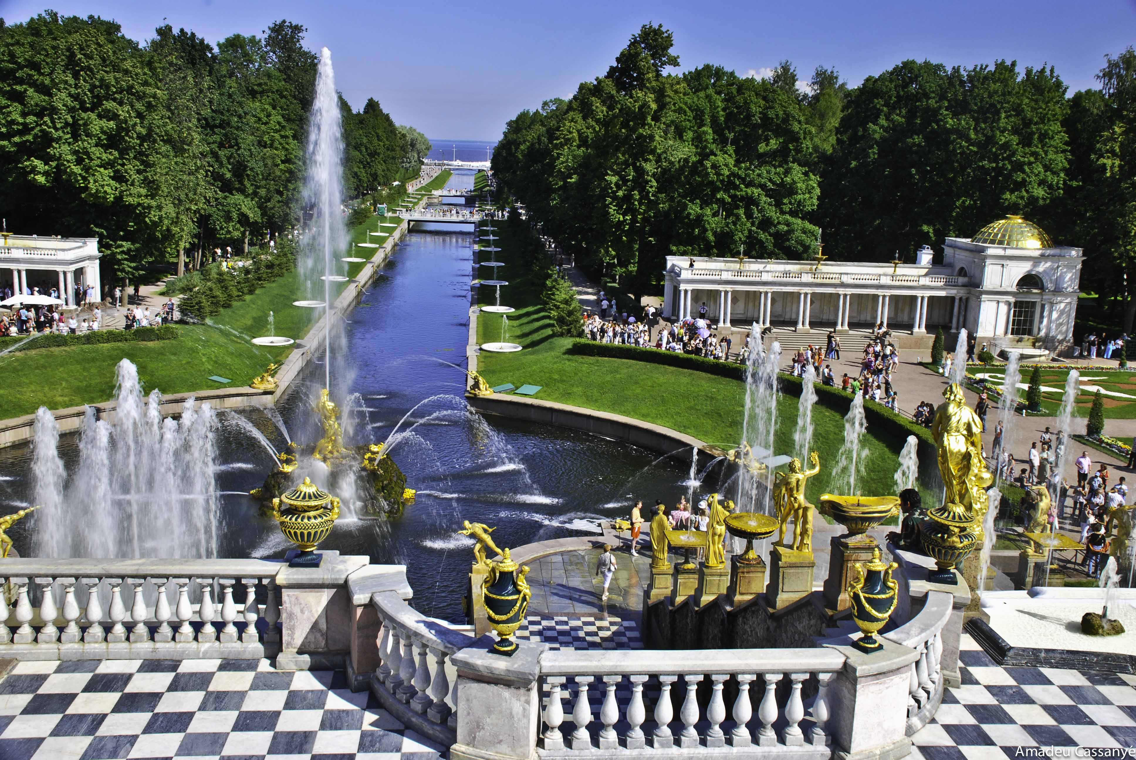 jardines de Peterhof en Petrodvorets