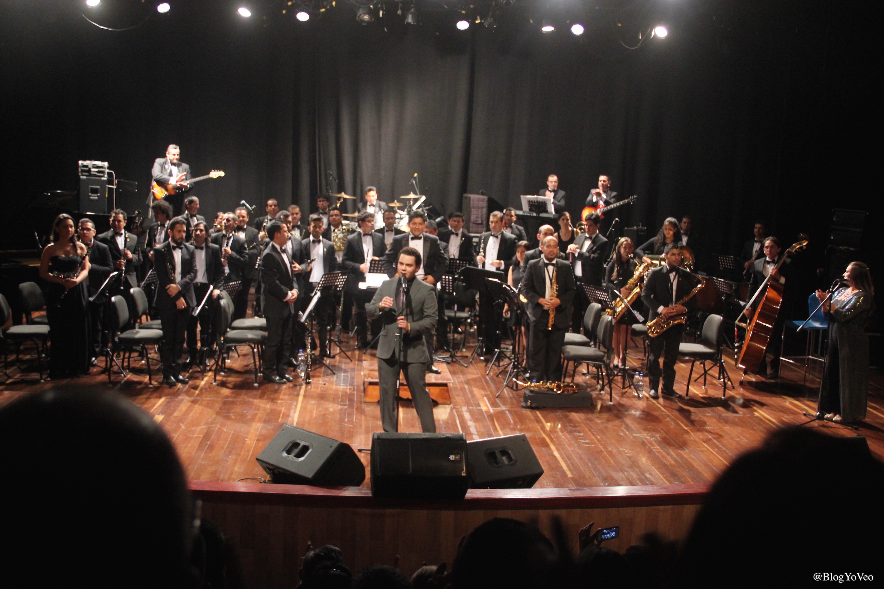 Al finalizar una más solicitada por el público, y la ovación a Manuel José y a la Banda Sinfónica de Pereira