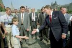 Gorbachev_and_Reagan_in_Moscow_1988-300x198.jpg