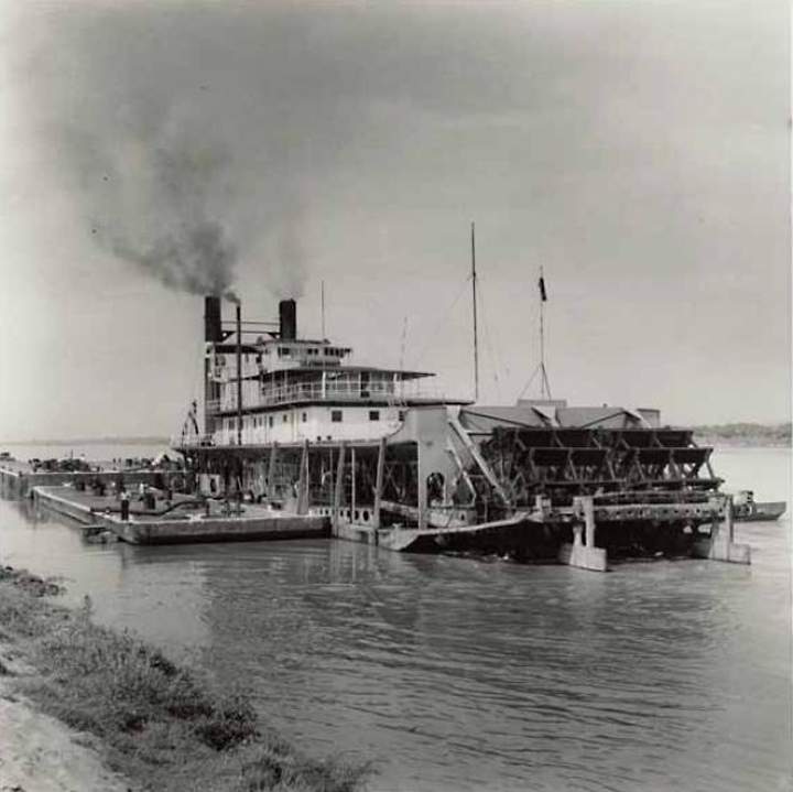 Macondo. Barco de vapor. Río Magdalena, Colombia. Fotografía de Leo Matiz, ca. 1950.