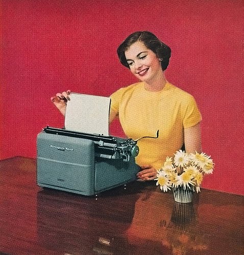 woman_typing_vintage