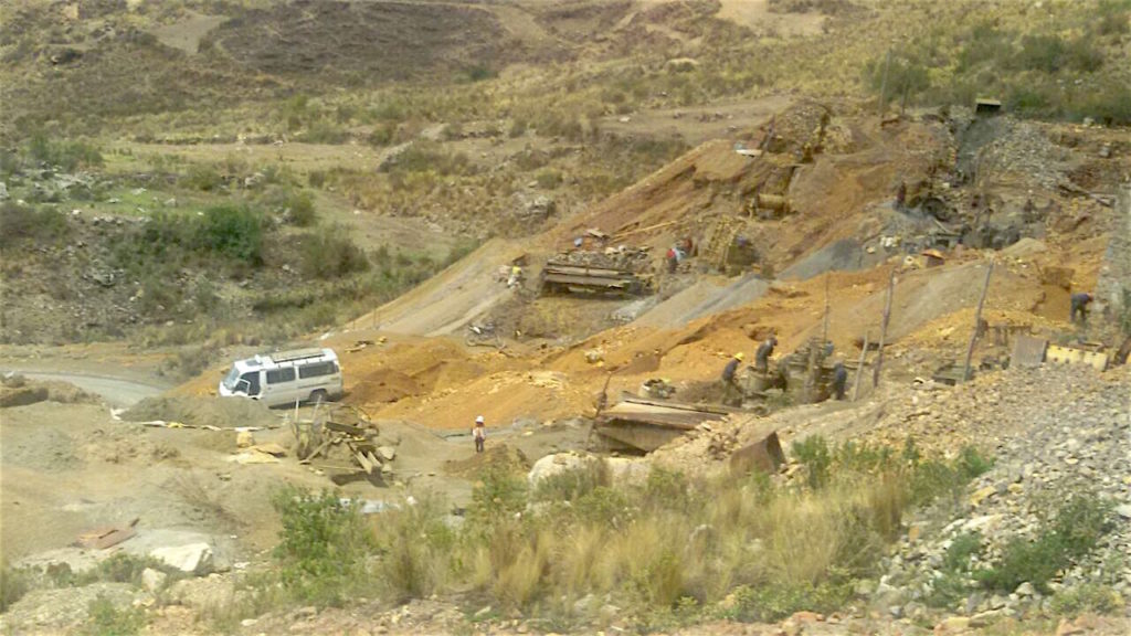 Esta es una de las cooperativas mineras que opera en inmediaciones del Illimani, en la comunidad de Pinaya. Foto: Comité Cívico La Paz. 