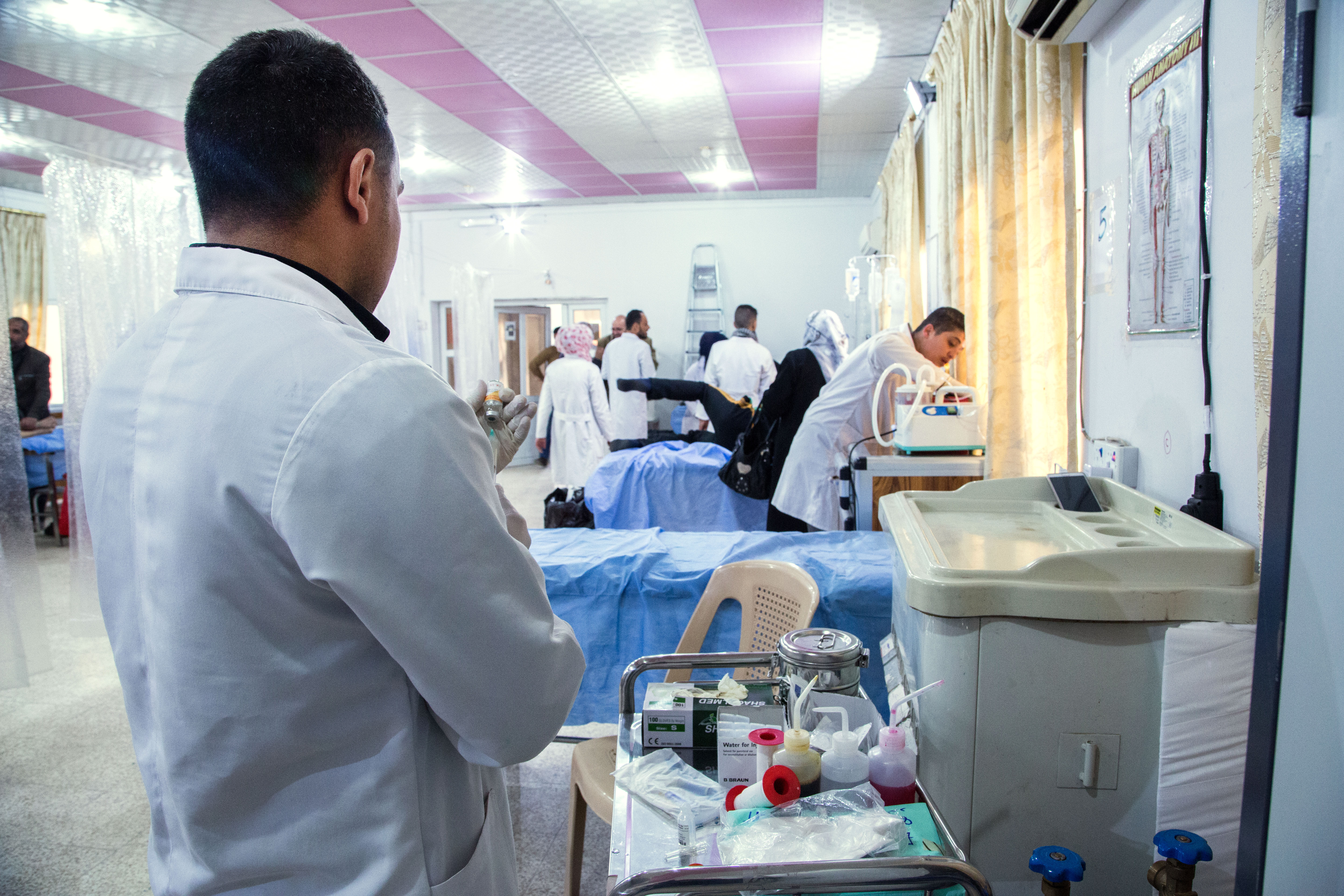 MSF teams in and around Mosul have received more than 1,800 patients in need of urgent or lifesaving care in the last two months. 1,500 of them needed treatment for conflict related trauma. As the scale of the non-trauma needs also became apparent, MSF opened maternity services in eastern Mosul at the beginning of February, and since then the teams have assisted 100 births and performed 80 C-sections.