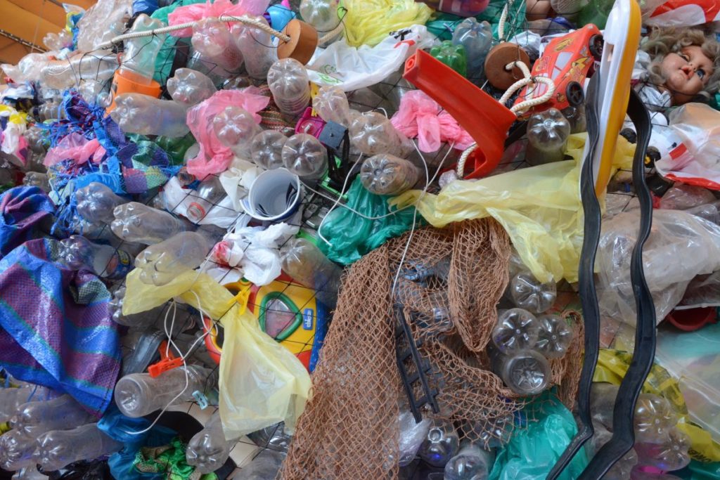 Se espera que en la próxima legislatura del Congreso de la República de Perú se debata la ley de plásticos desechables. Foto: Agencia Andina.