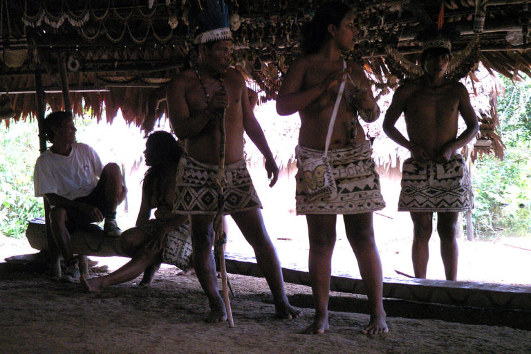 Indígenas Bora viven cerca de los pueblos indígenas aislados, en límites con el Parque Nacional Río Puré. Foto: Etnias del mundo.