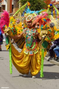 Danzarín, Carnaval multicolor de la frontera 2022 (Foto: Oscar Sarasty).