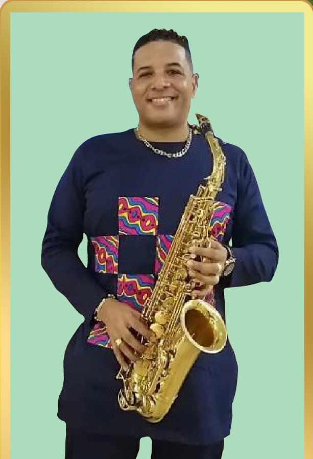 Saxofonista interpretó Peaches en una boda y es el sueño