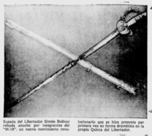 Espada sustraida por el M-19. (Foto: El Tiempo, viernes 18 de enero de 1974). 