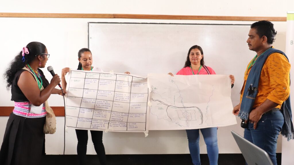 Los participantes socializaron ejercicios de cartografía social para identificar las causas y efectos del cambio climático en su territorio.