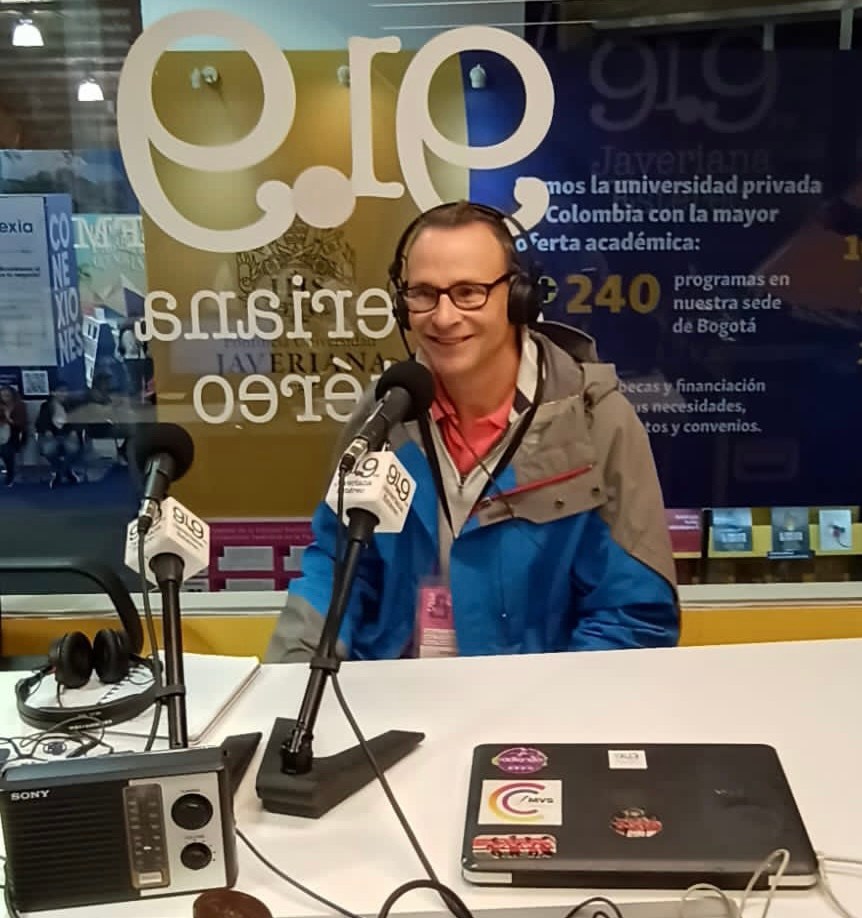 EL TREN DE LOS MURMULLOS…by C.A.R