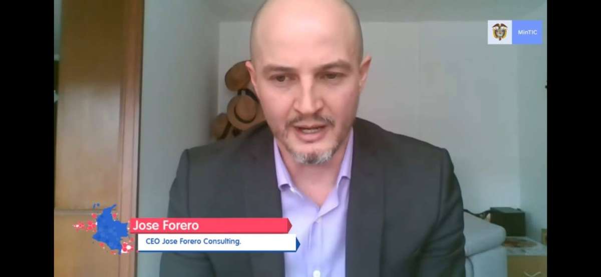 En la excelencia EMPRESARIAL y CULTURAL  en un MUNDO en EVOLUCION … Un FORJADOR..!
