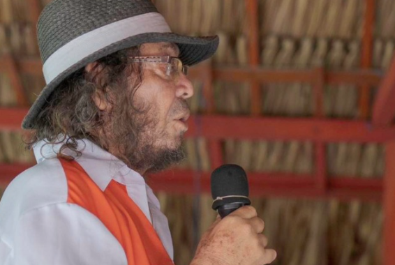 Lo que tiene que decir un autor, lo dice en la reescritura de su memoria