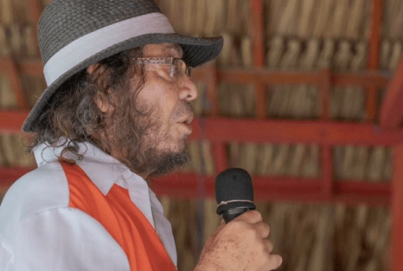 Lo que tiene que decir un autor, lo dice en la reescritura de su memoria