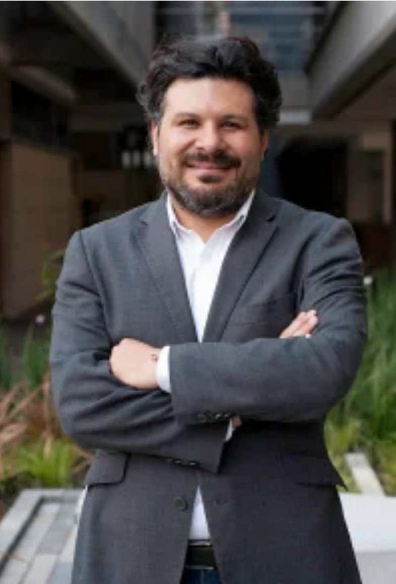 Haciendo mundos con Freddy Santamaría Velasco.  Wittgenstein y la filosofía analítica