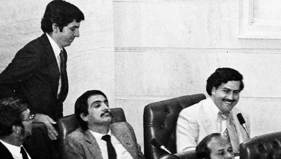 ÉXITOS POLÍTICOS EFÍMEROSY FRACASOS HISTÓRICOS RECURRENTES