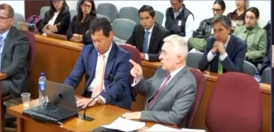 Con Uribe en juicio, la Derecha queda en el peor de los mundos