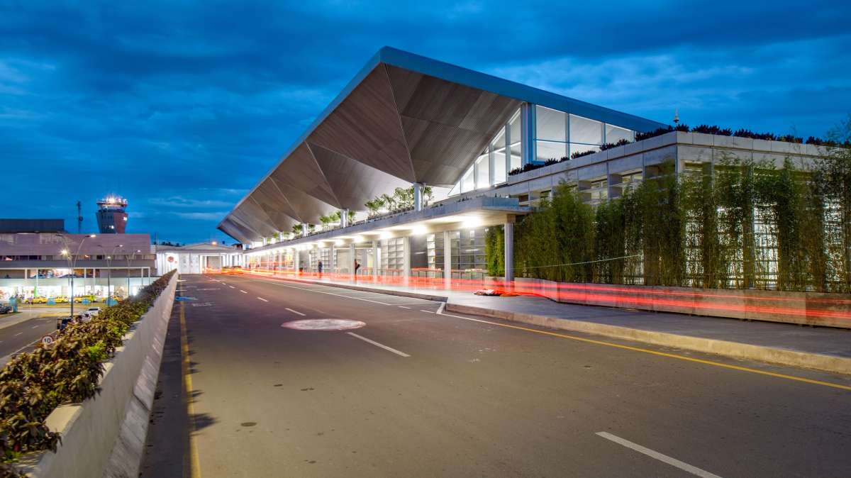 Los aeropuertos piden pista como polos de inversión