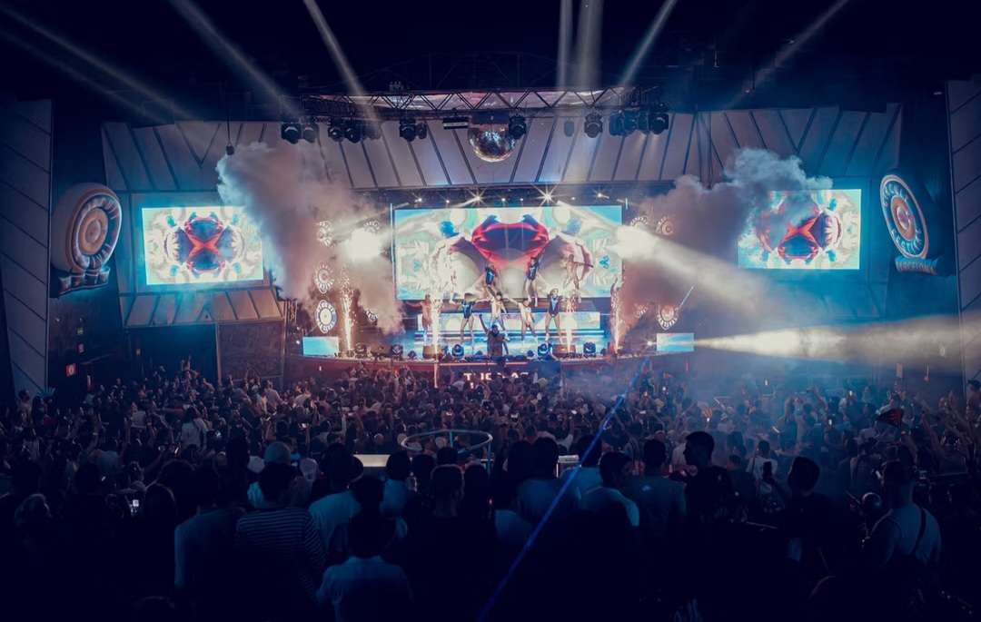 Bogotá se derrumba y el alcalde de rumba (hasta las 5:00 a.m.)