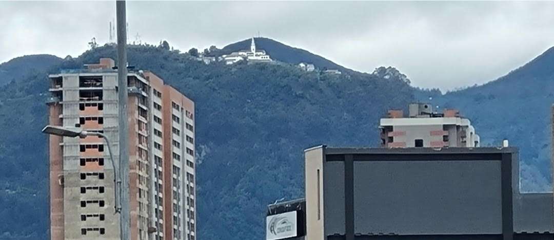 Los edificios se tragan las casas bogotanas