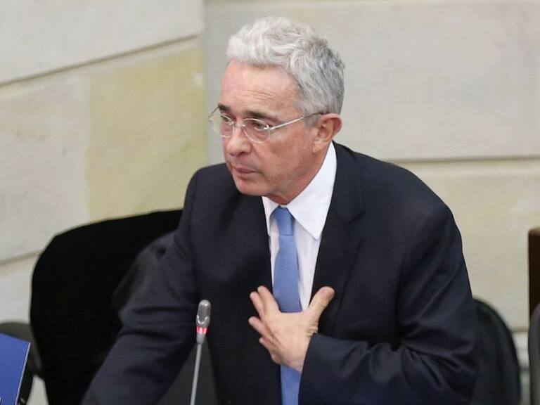 Álvaro Uribe, entre luces y sombras (Segunda parte)