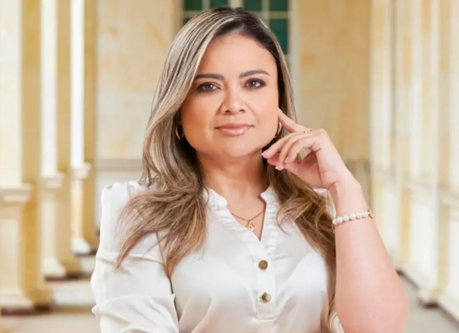 ¿Quién ronda a Lina María Garrido?
