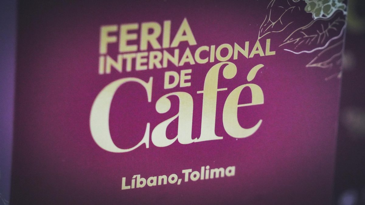 A la paz total se llega a través de una taza de café