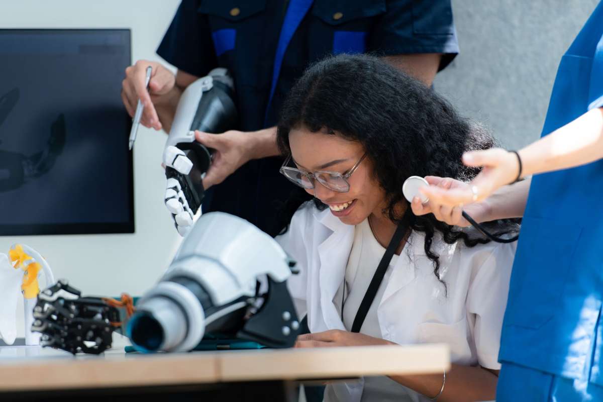 Ingeniería biomédica: la disciplina que hace posible la salud digital en Colombia