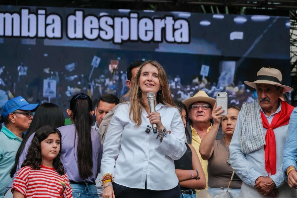 Senadora Paloma, su rival inmediato es Abelardo De La Espriella
