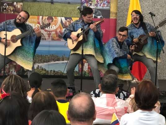 La ruana. El abrigo colombiano. 