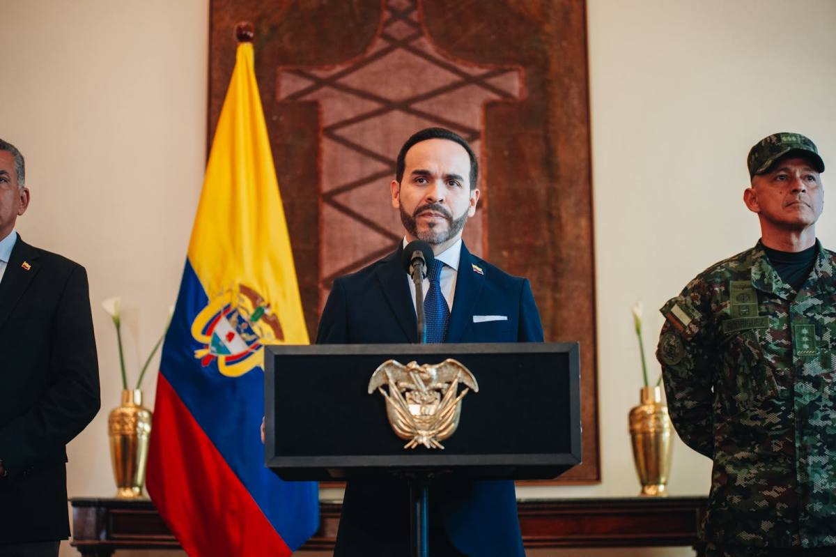 Presidente De La Espriella, menos espectáculo y más resultados