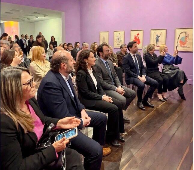 Majestuosa Colección Pérez de Arte Latinoamericano Reconfigura Escena Global: ¿Impactará la Frontera Binacional?